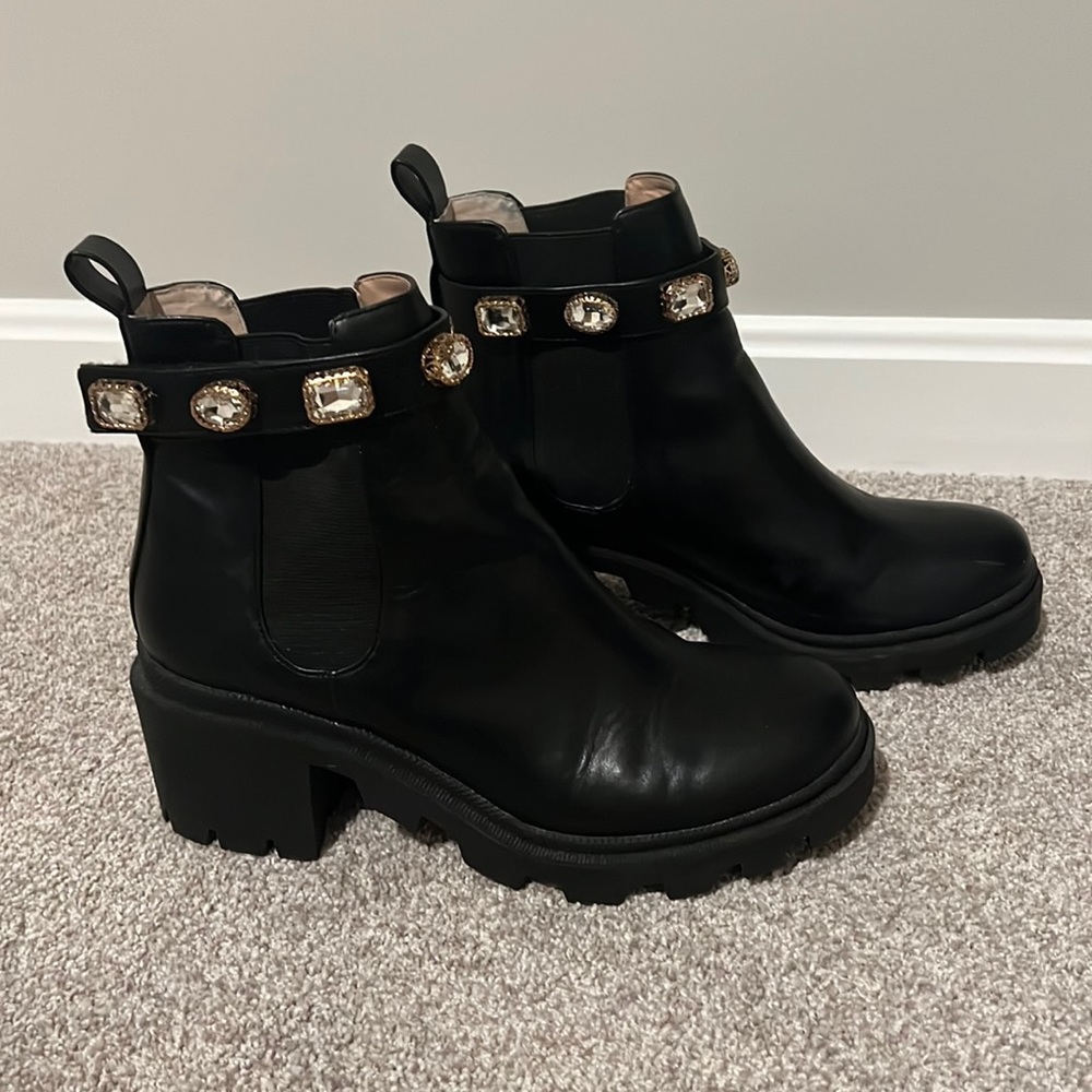 Steve Madden amulet black rhinestone strap boots